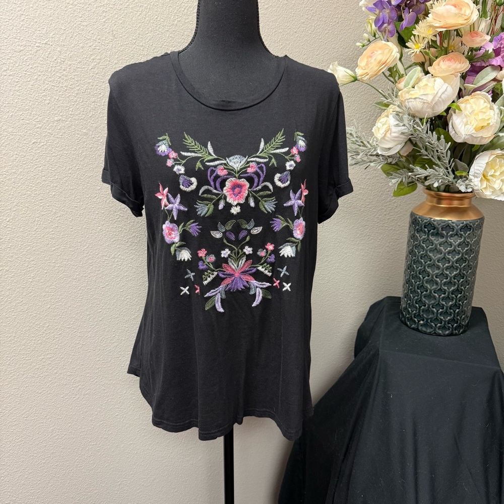 Hannah Black Short Sleeve Tee Large Boho Embroidered Floral Festival Top
